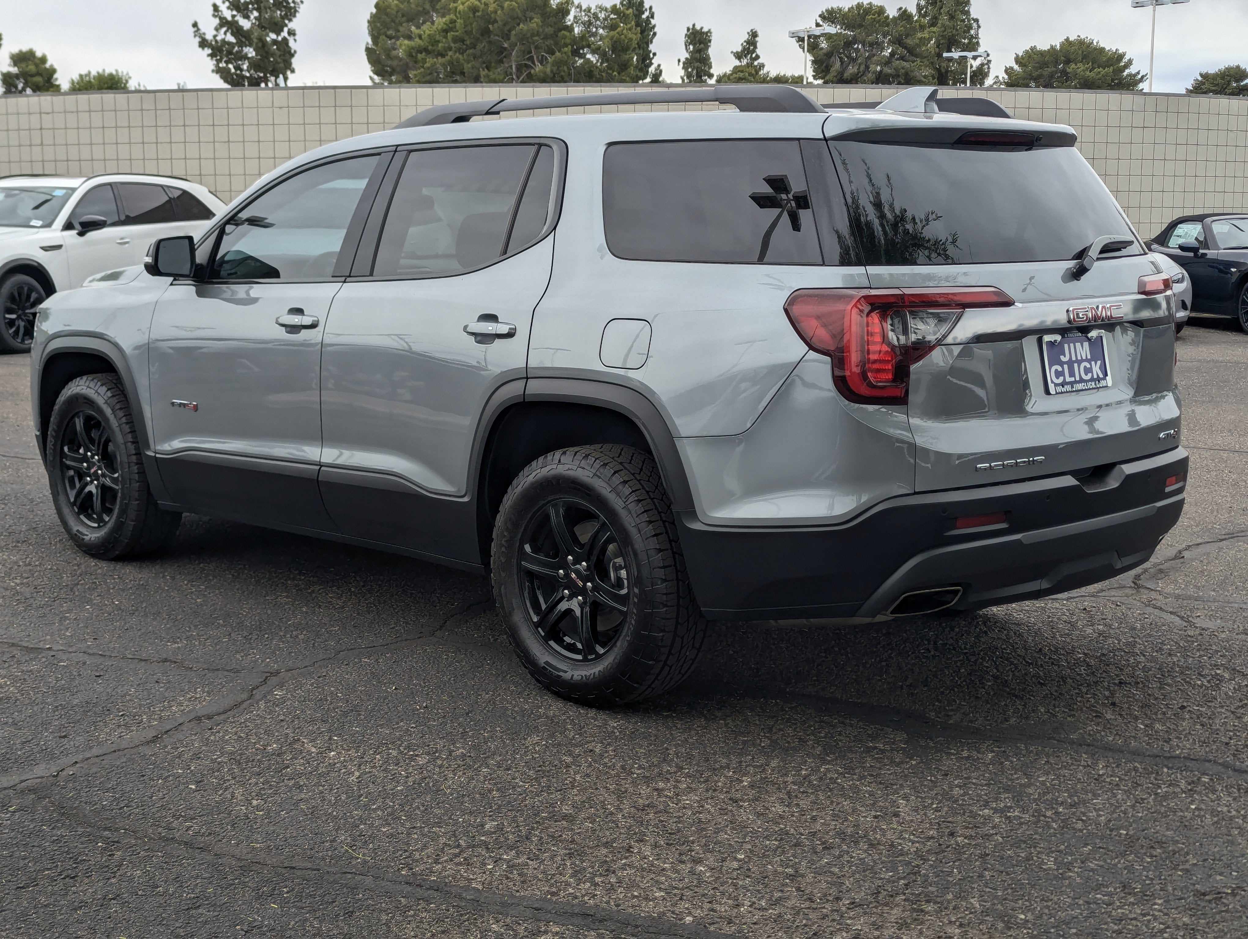 2023 GMC Acadia AT4