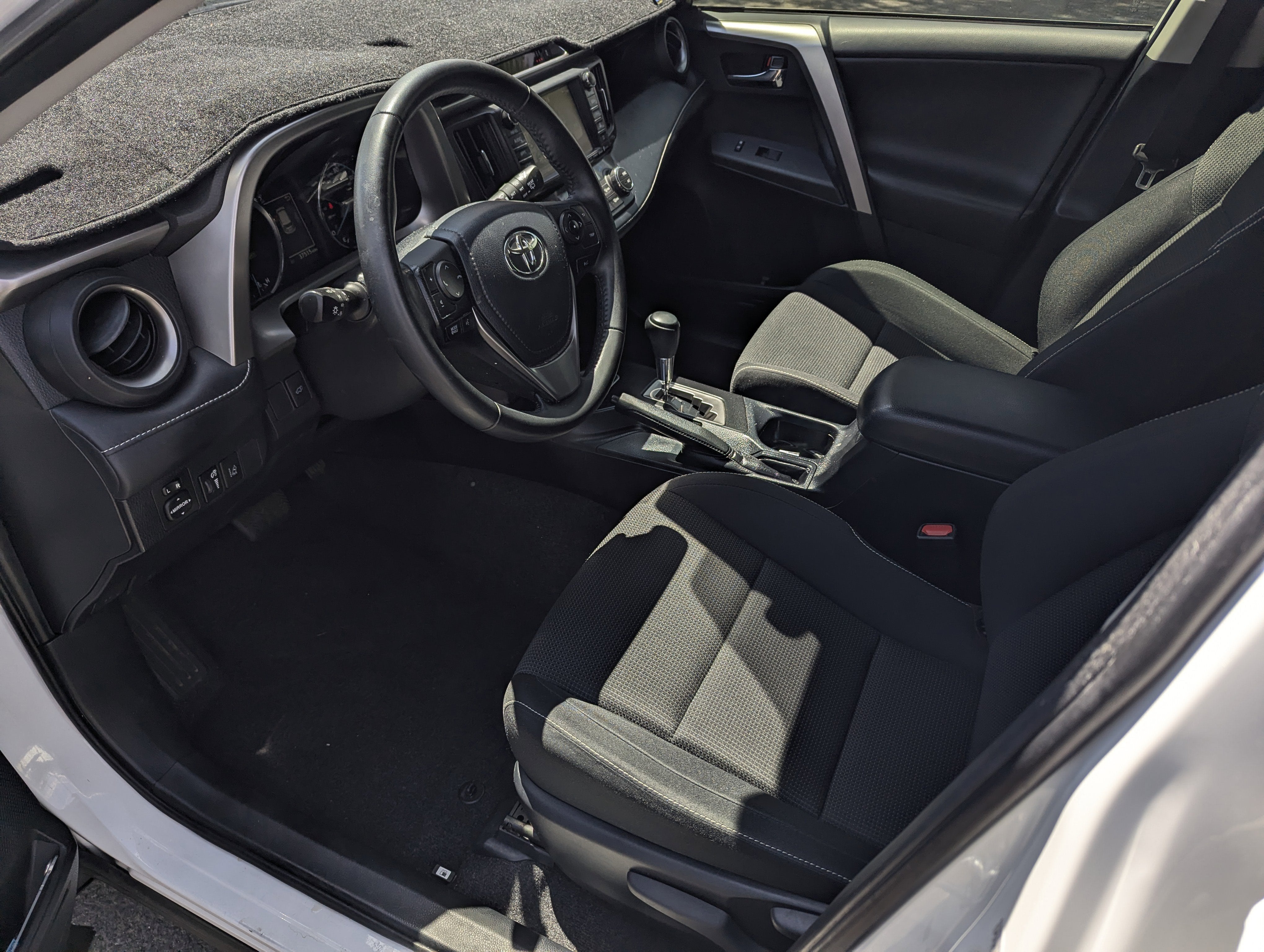 2017 Toyota RAV4 Hybrid XLE