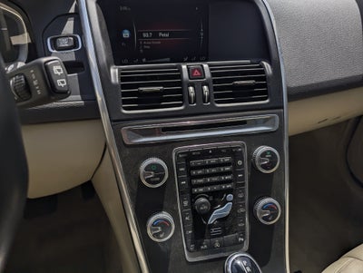 2016 Volvo XC60 T5 Drive-E Premier